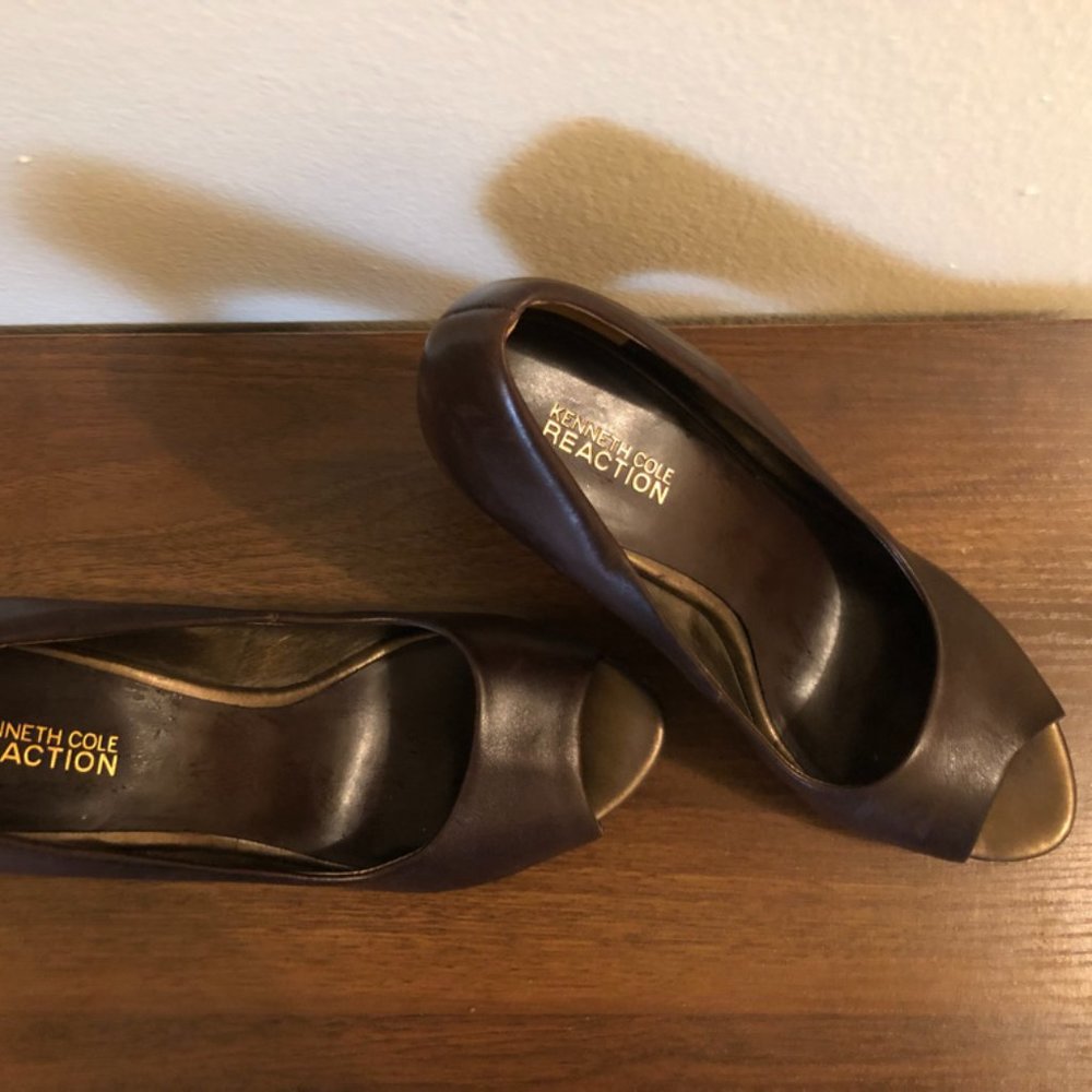 Kenneth Cole Reaction brown open-toe heels